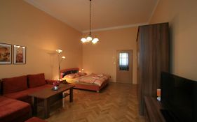 Apartment No. 19 Jaltska 3